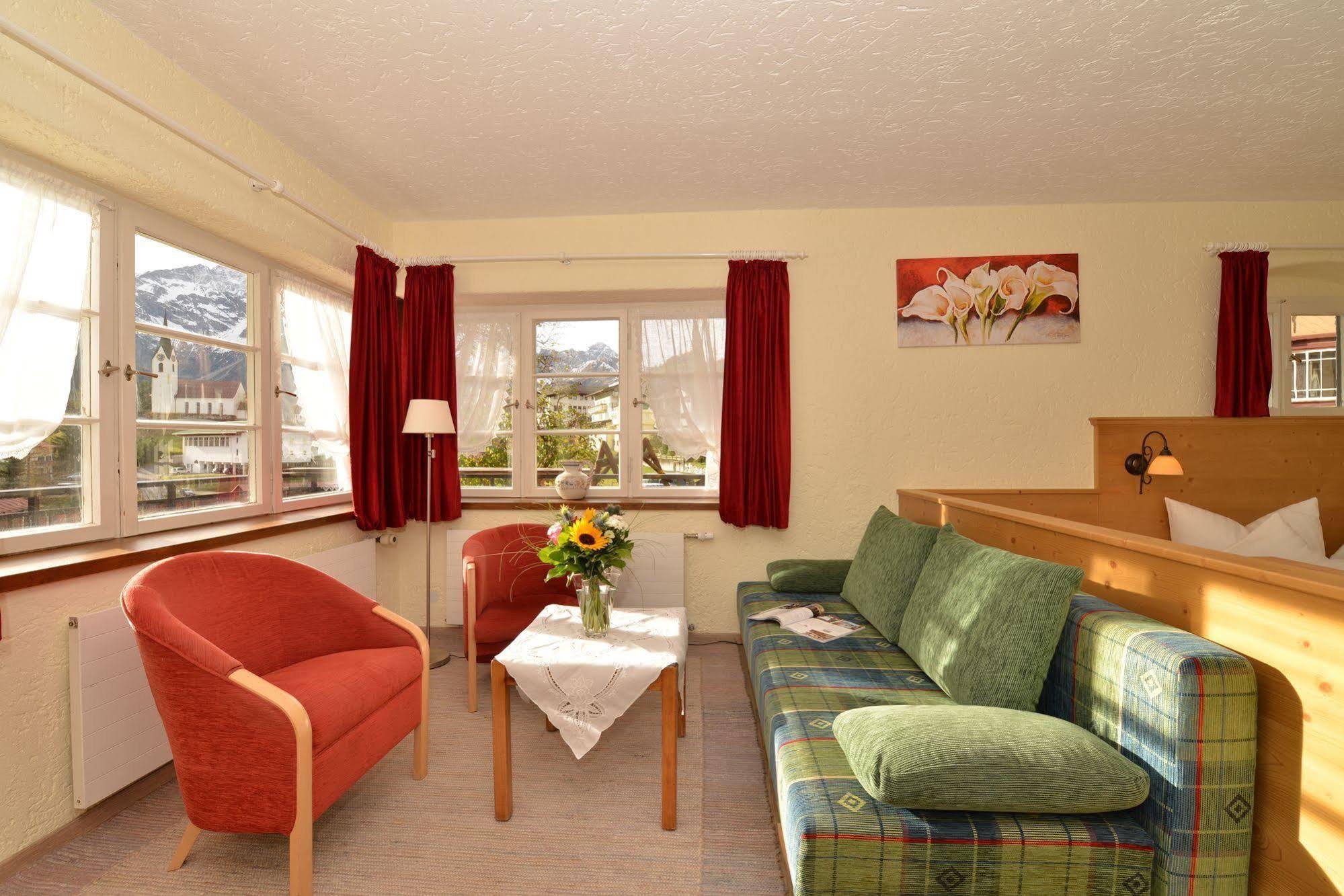 Hotel Adler Garni Hirschegg  Εξωτερικό φωτογραφία