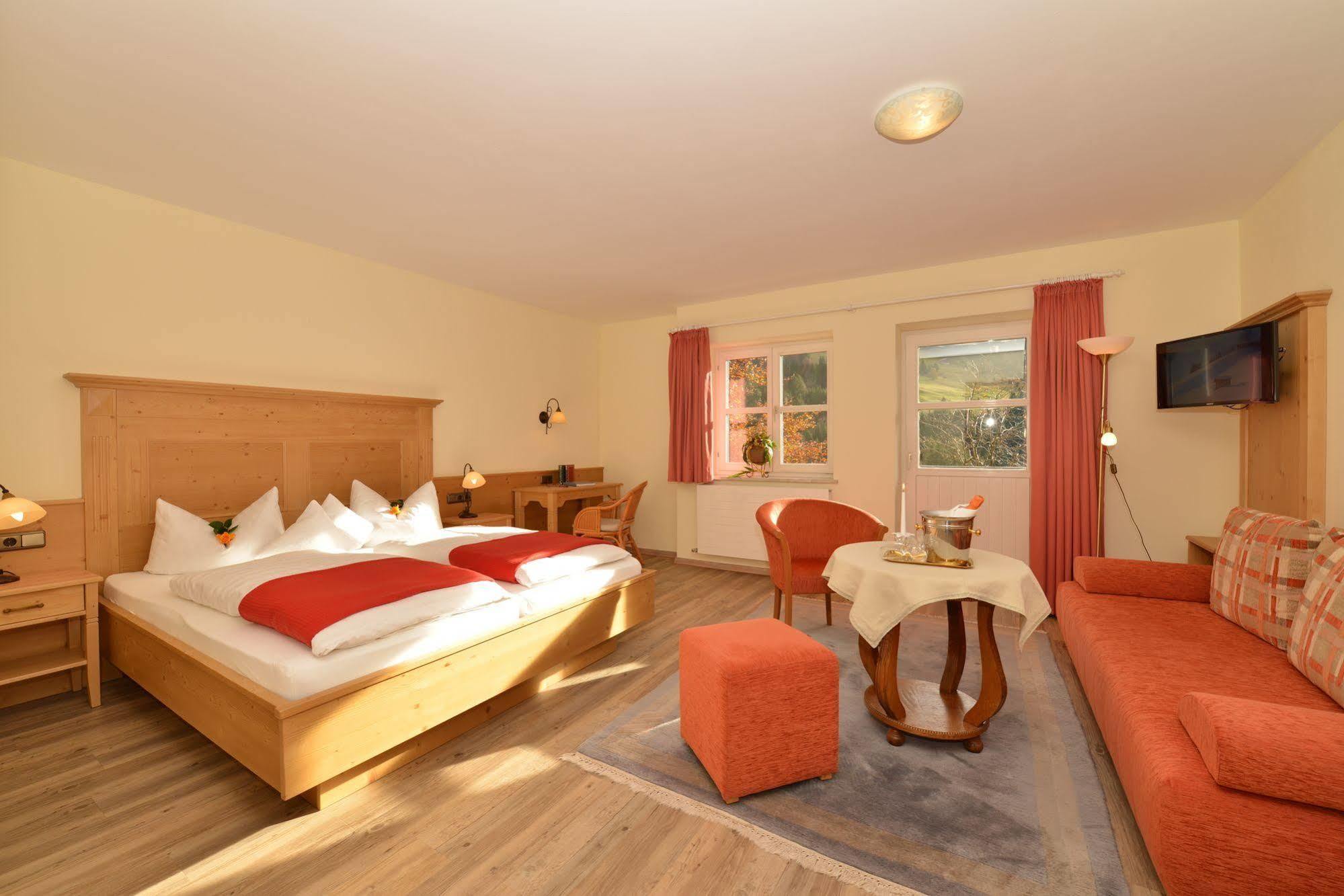 Hotel Adler Garni Hirschegg  Εξωτερικό φωτογραφία