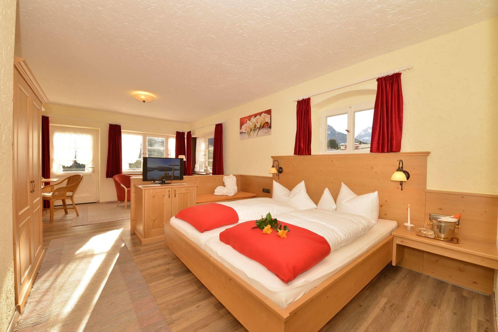 Hotel Adler Garni Hirschegg  Εξωτερικό φωτογραφία